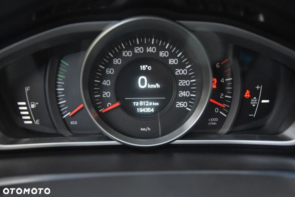 Volvo V40 D2 Kinetic - 23