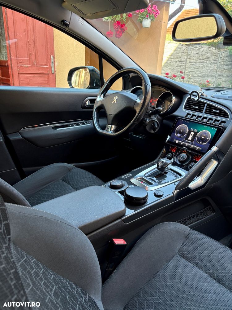Peugeot 3008 HYbrid4 - 9