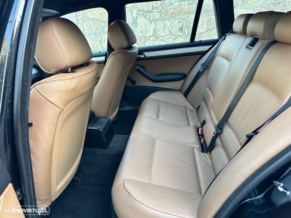 BMW 320 d Sport - 35
