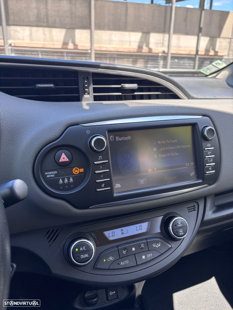 Toyota Yaris 1.5 HSD Comfort+P.Style - 31