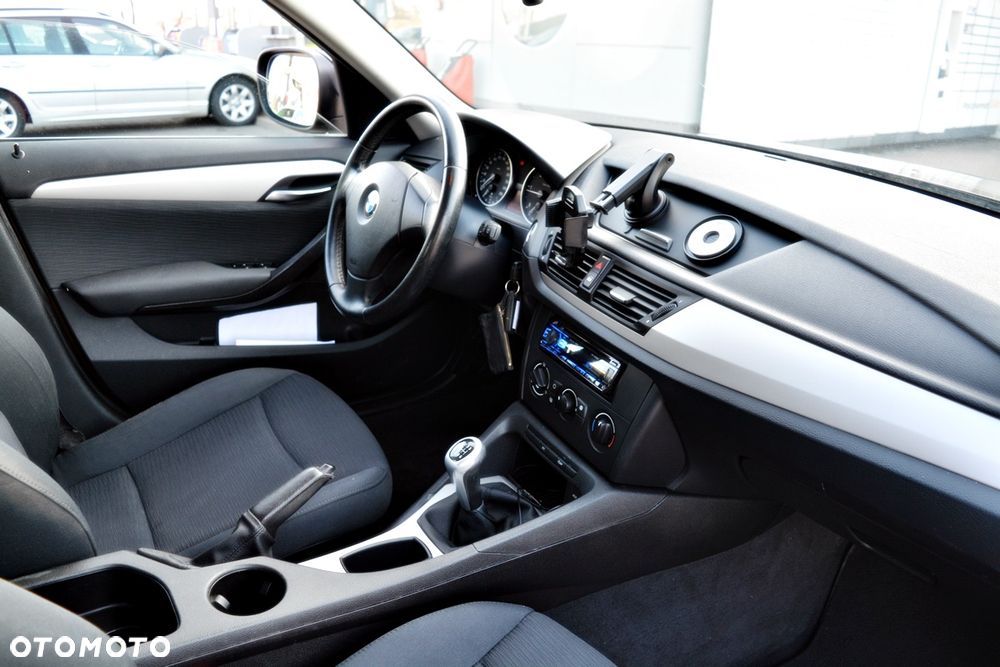 BMW X1 sDrive18d xLine - 23