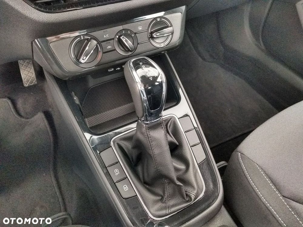 Skoda Fabia 1.0 TSI Ambition DSG - 17