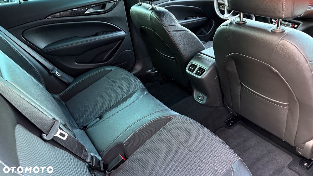 Opel Insignia - 29