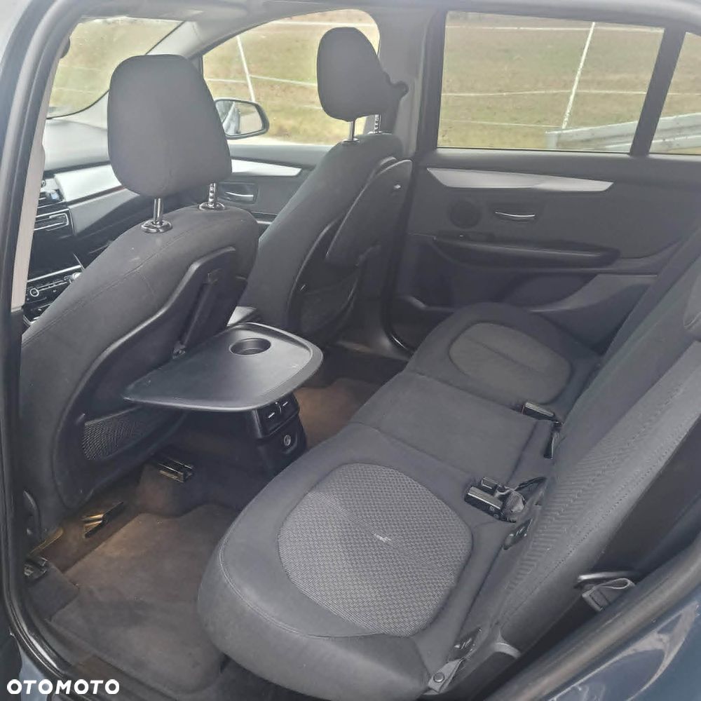 BMW Seria 2 218d - 16