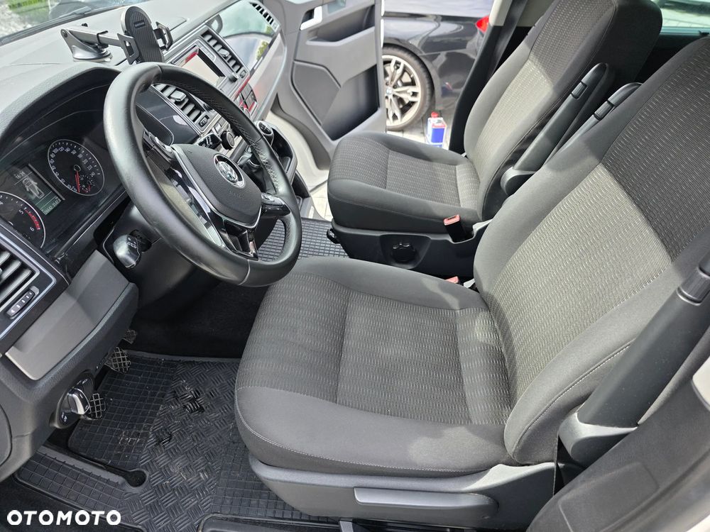 Volkswagen Caravelle - 19