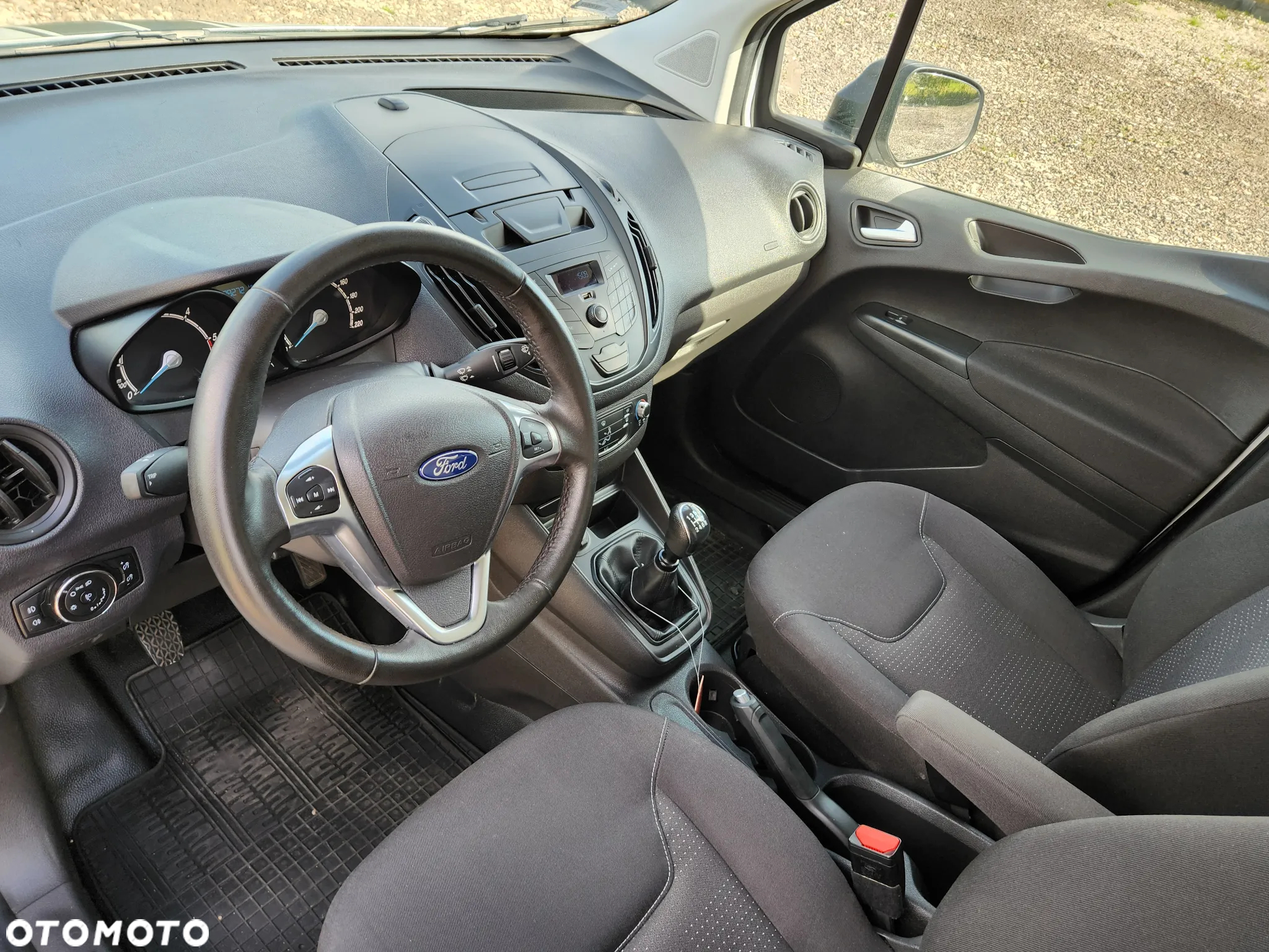 Ford Transit courier - 22