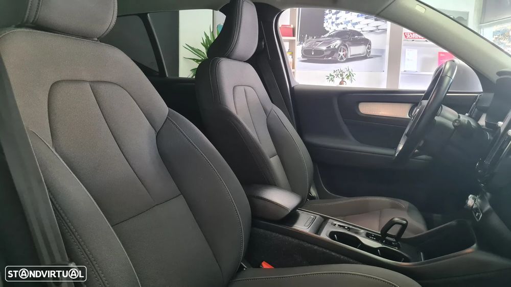 Volvo XC 40 1.5 T3 Momentum Geartronic - 38