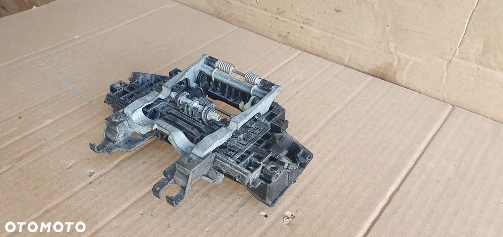 Klamka prawy przód przednia prawa Audi A8 D3 - 6