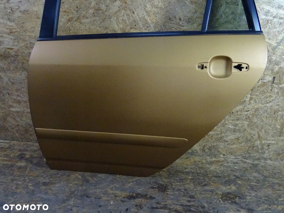 DRZWI LEWY TYŁ TOYOTA COROLLA VERSO 2.0 D4D - 3