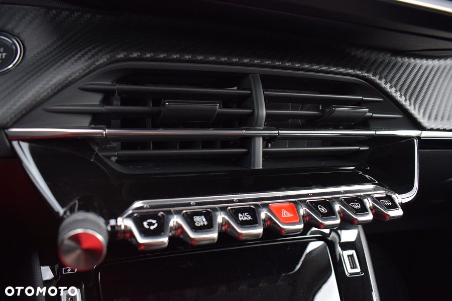 Peugeot 2008 PureTech 130 EAT8 Allure - 20