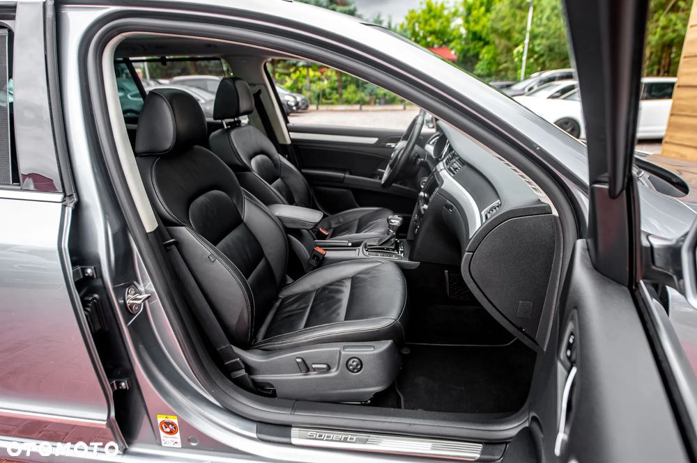 Skoda Superb 3.6 V6 4x4 DSG Elegance - 22