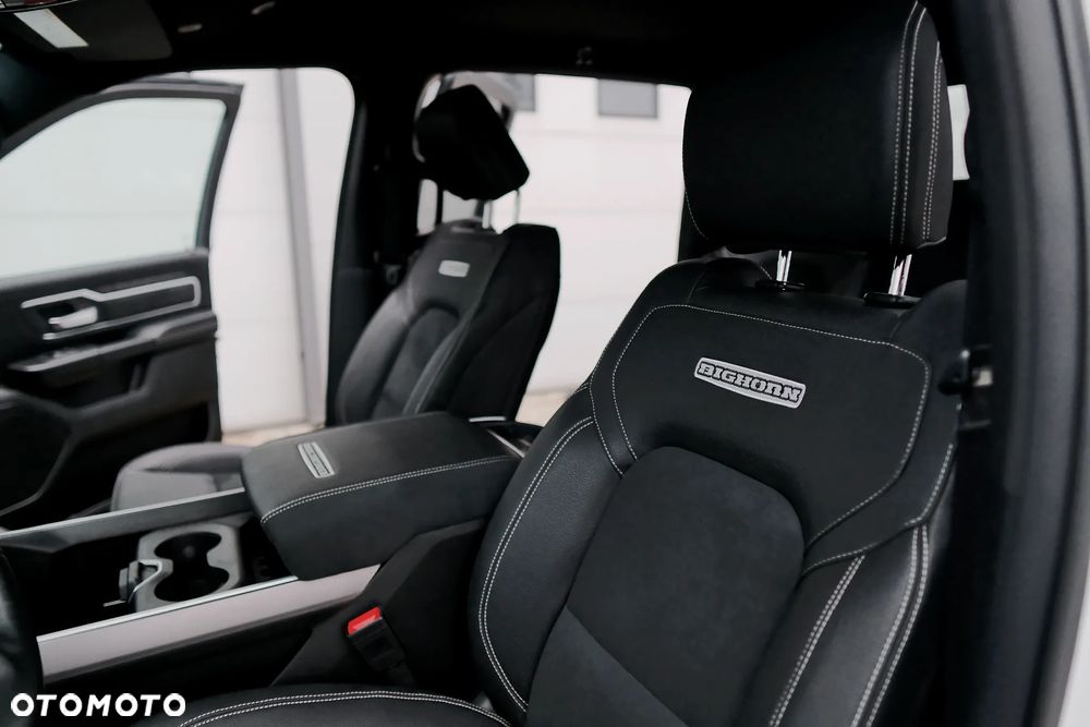 RAM 1500 Crew Cab Shortbed Bighorn - 23