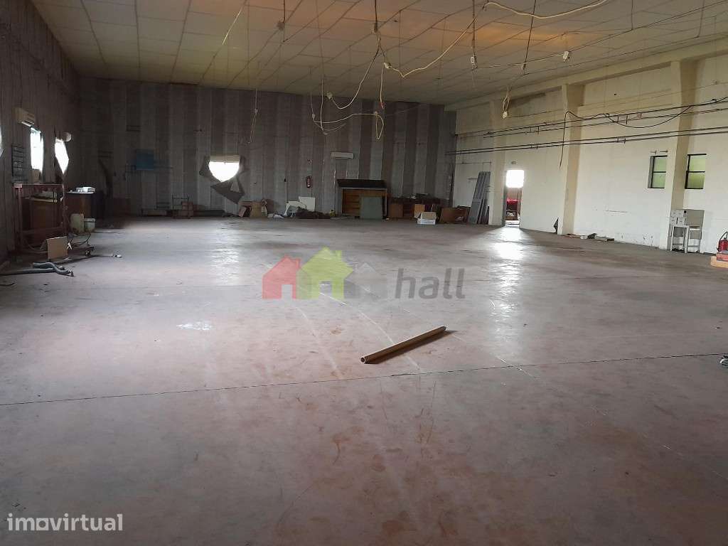 Terreno urbano 5140 m2, 3 armazéns, 3 apartamentos T2 - Brejos Pequeno - Grande imagem: 4/60