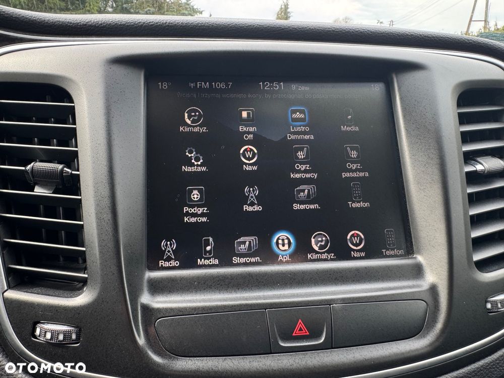 Chrysler 200 - 35
