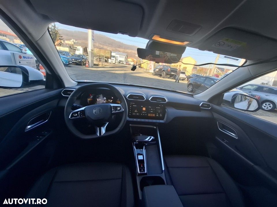 MG ZS HEV Hybrid+ Luxury - 11