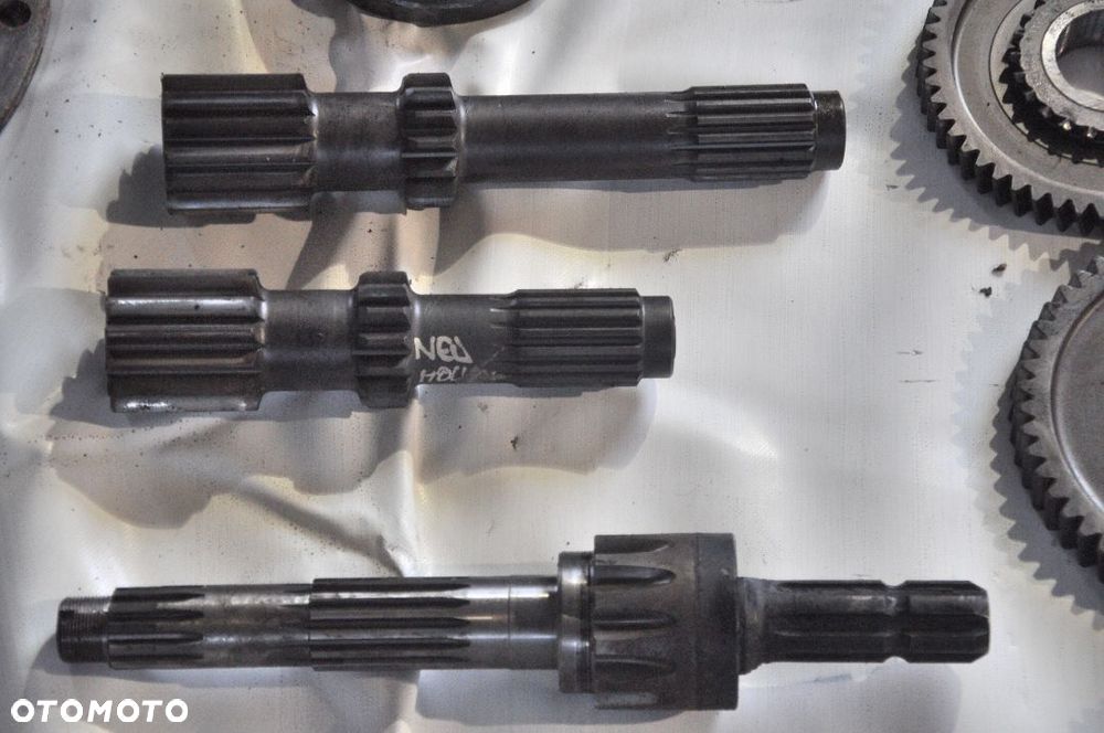 WAŁEK PÓŁOŚ ZĘBATKA TRYB PRZESUWKA WIDEŁKI NEW HOLLAND TL80 - 4