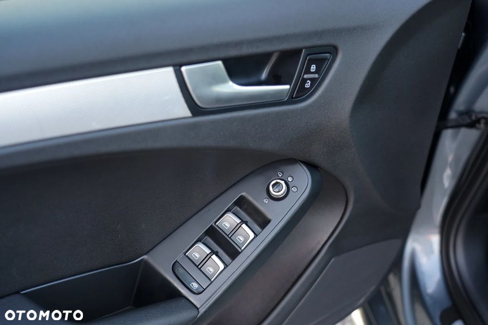 Audi A4 Avant 1.8 TFSI Ambiente - 32