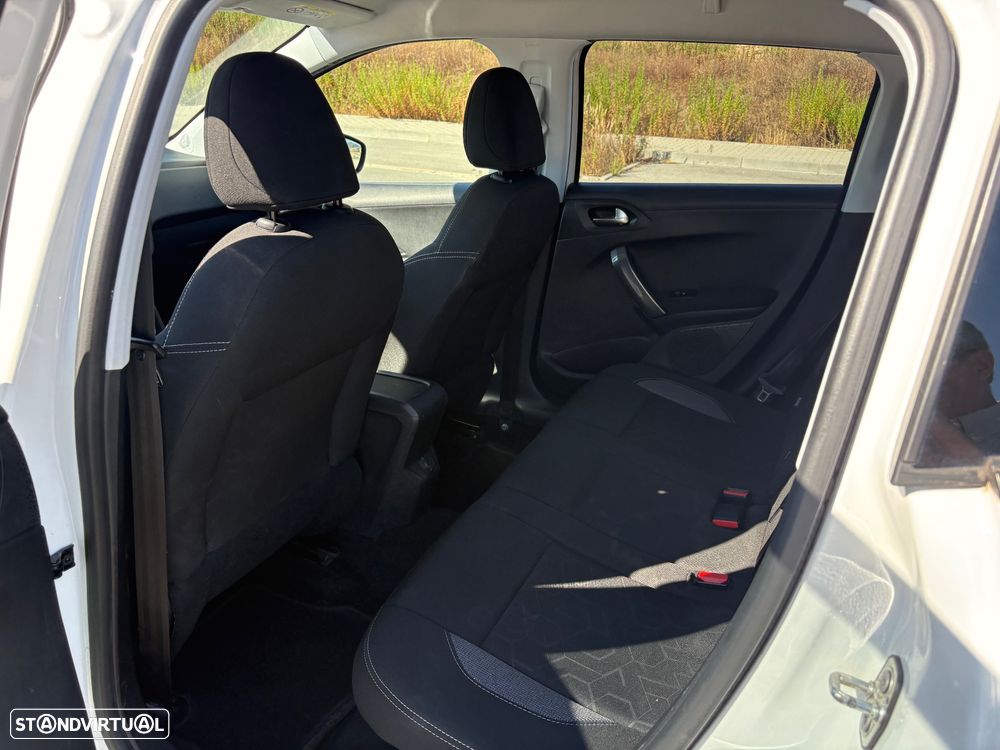 Peugeot 2008 1.2 PureTech Style - 17
