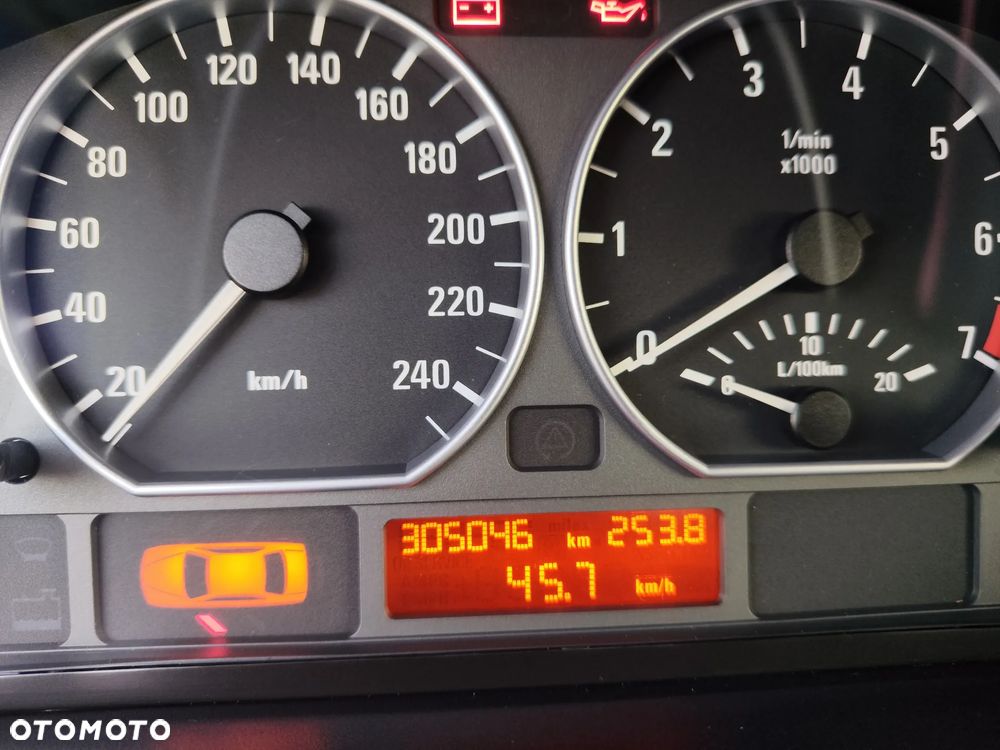 BMW Seria 3 320i - 21