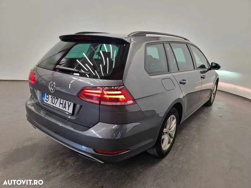 Volkswagen Golf - 3