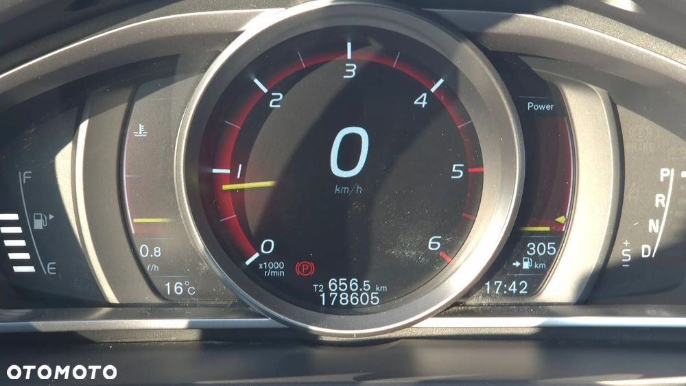 Volvo V40 Cross Country D4 Geartronic Momentum - 6