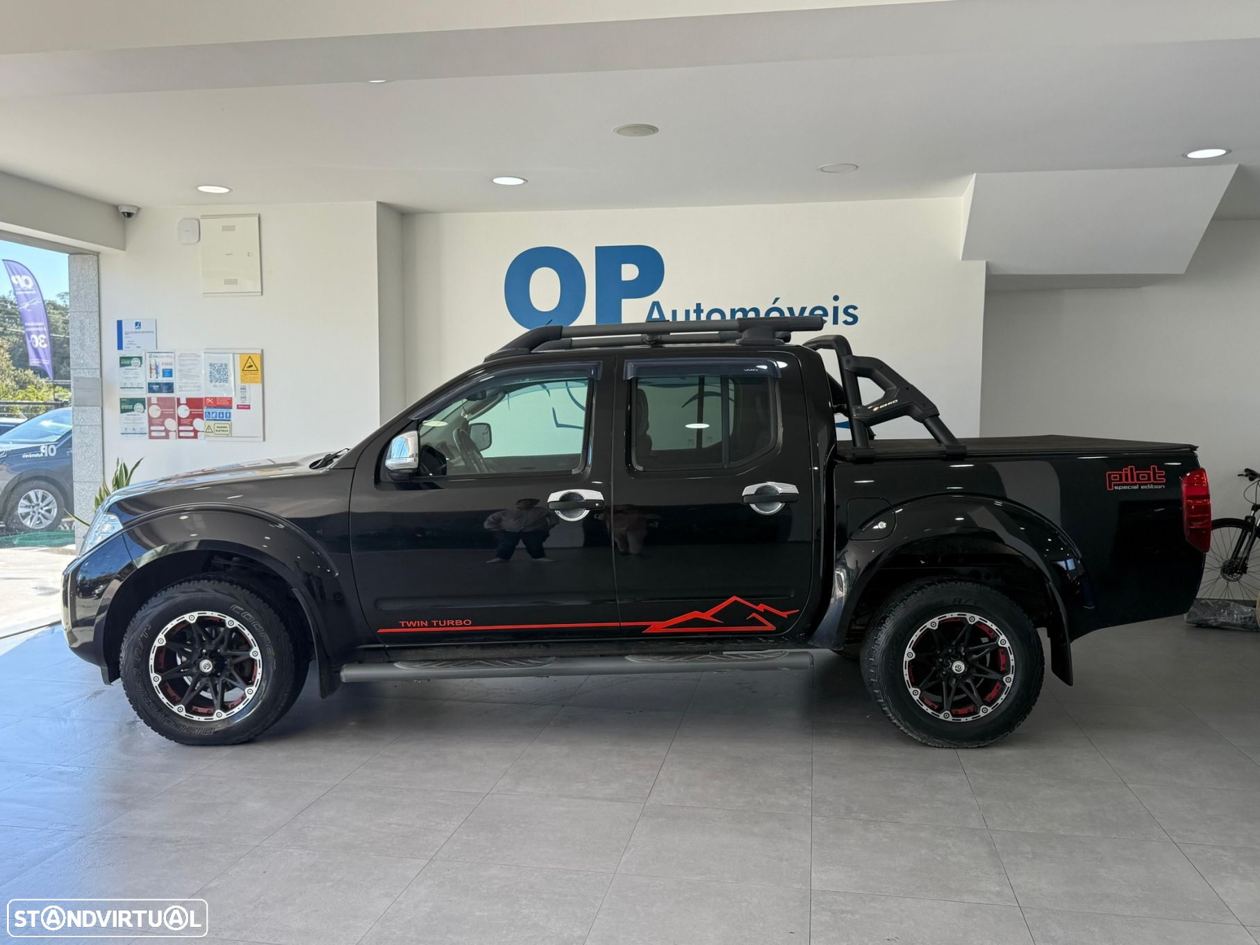 Nissan Navara 2.5 dCi CD LE Hi-Tech +P.Premium AT 4WD - 3