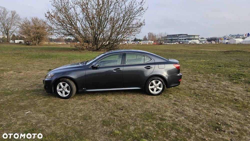 Lexus IS 220d - 3