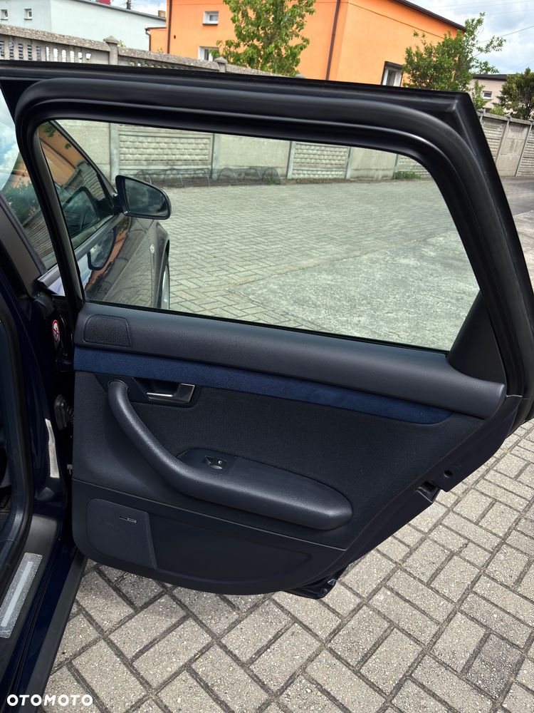Audi A4 Avant 2.5 TDI - 26