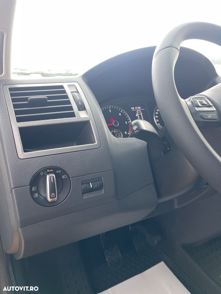 Volkswagen Caravelle - 31