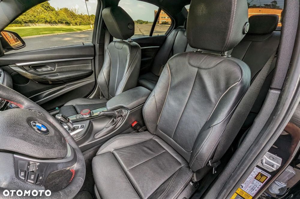 BMW Seria 3 330i xDrive Edition M Sport Shadow - 19