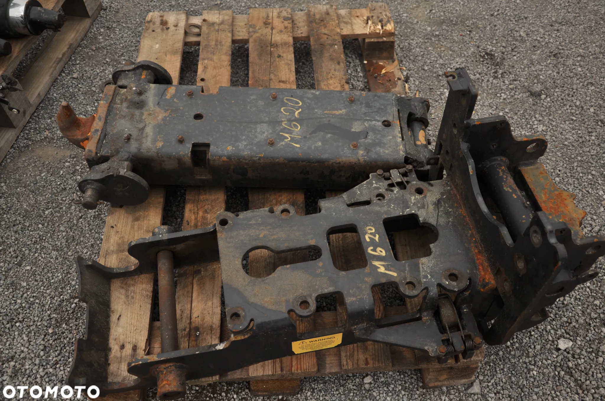 Zaczep dolny Deutz Fahr M620 - 2