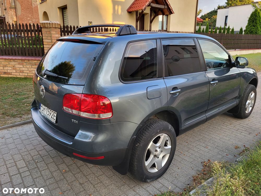 Volkswagen Touareg - 1