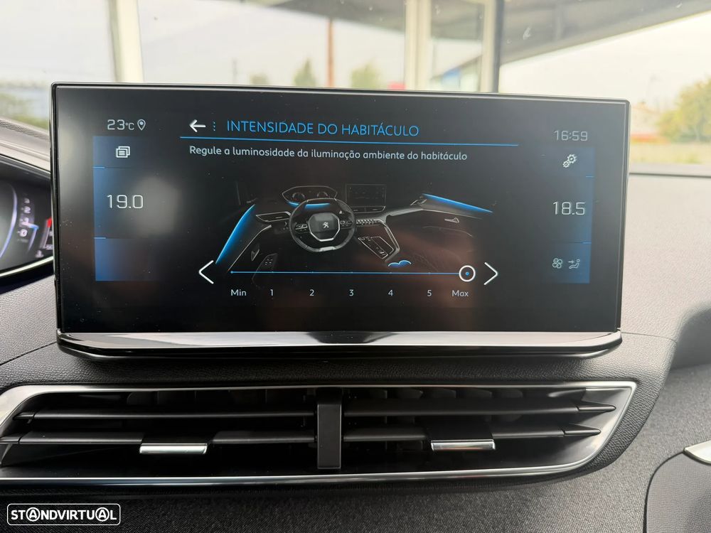 Peugeot 3008 1.5 BlueHDi Allure Pack EAT8 - 16