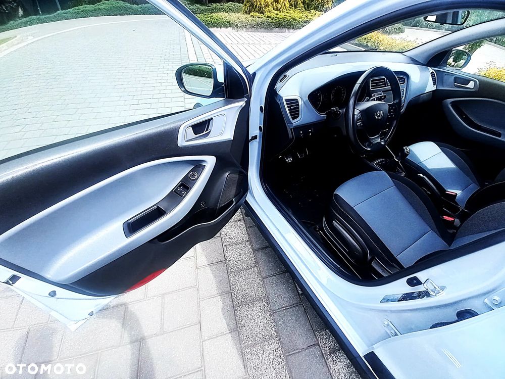 Hyundai i20 blue 1.4 Active Select - 18