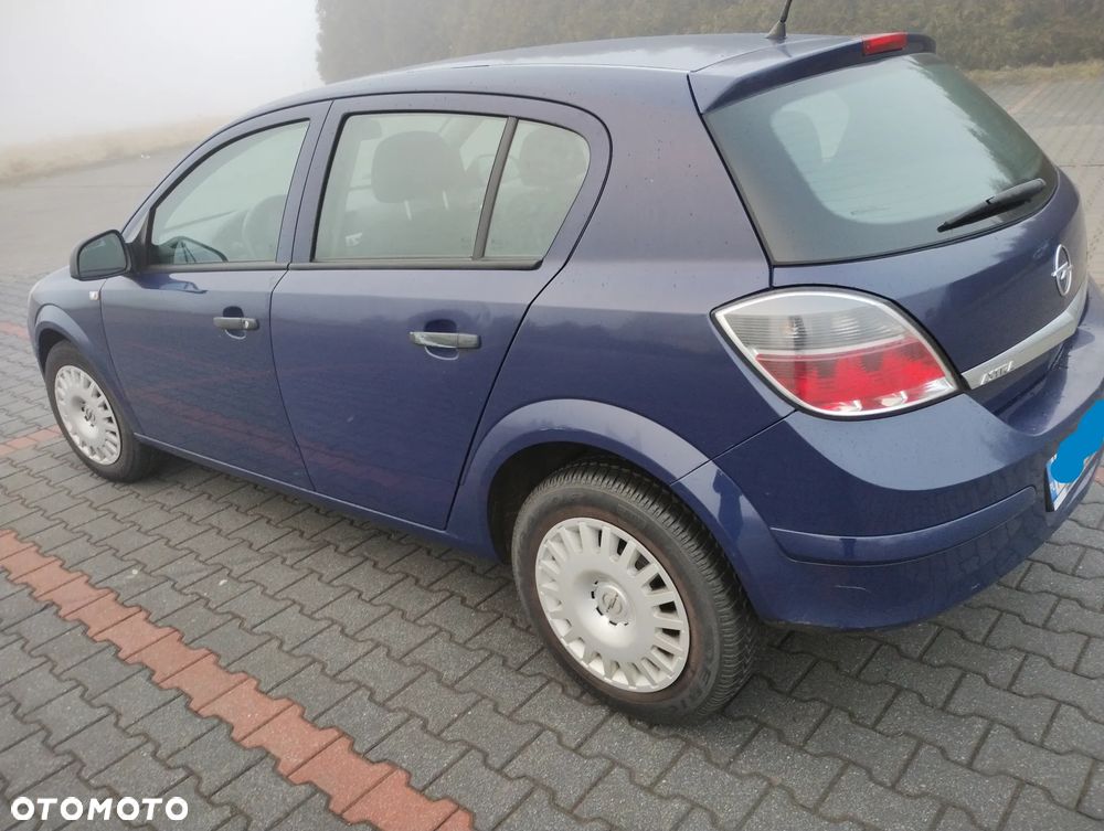 Opel Astra 1.6 - 9