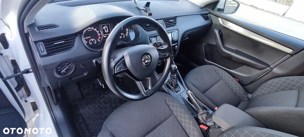 Skoda Octavia 1.6 TDI DSG Ambition - 8