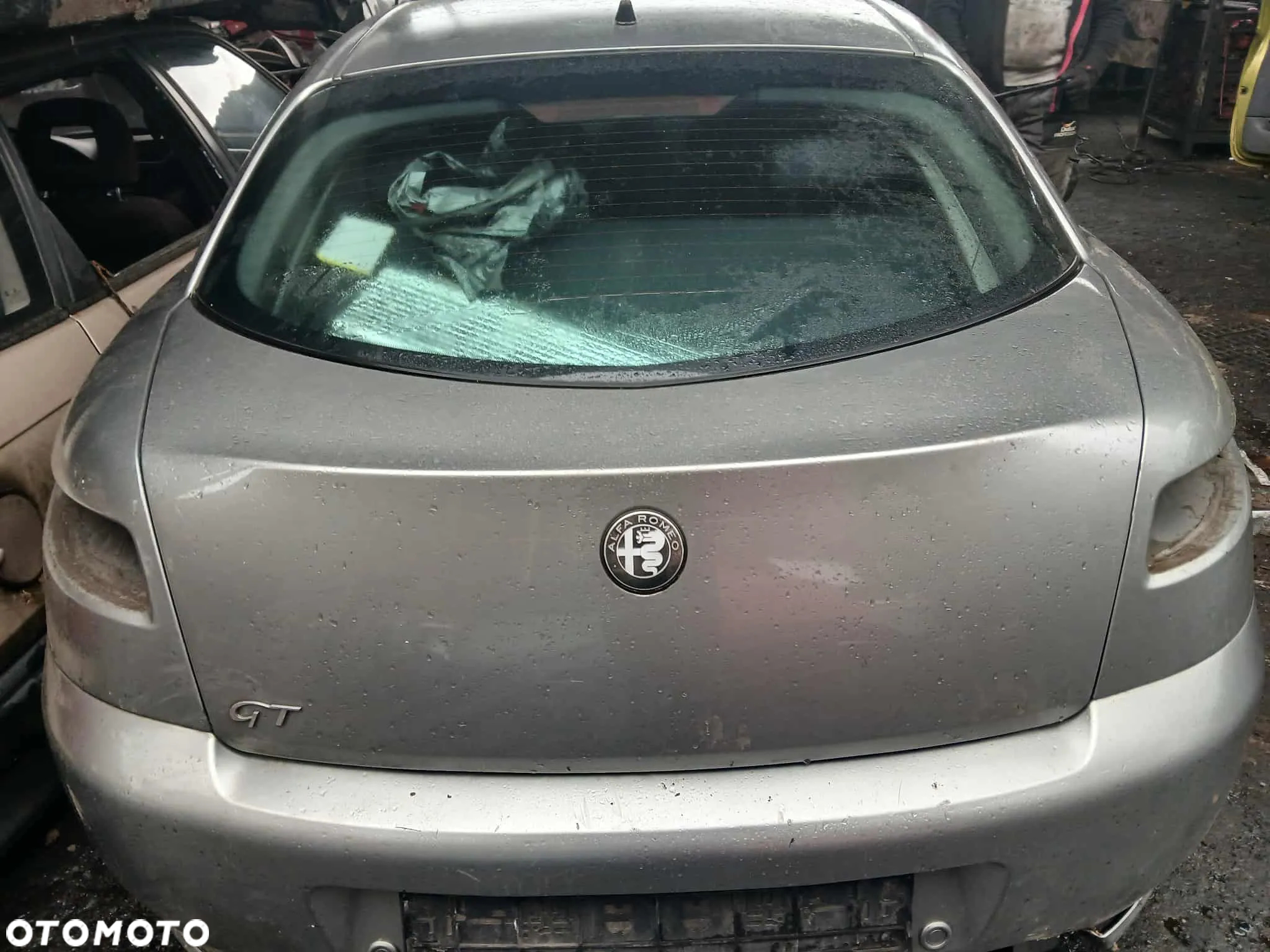 Alfa Romeo GT klapa bagażnika kod lakieru 651 - 2