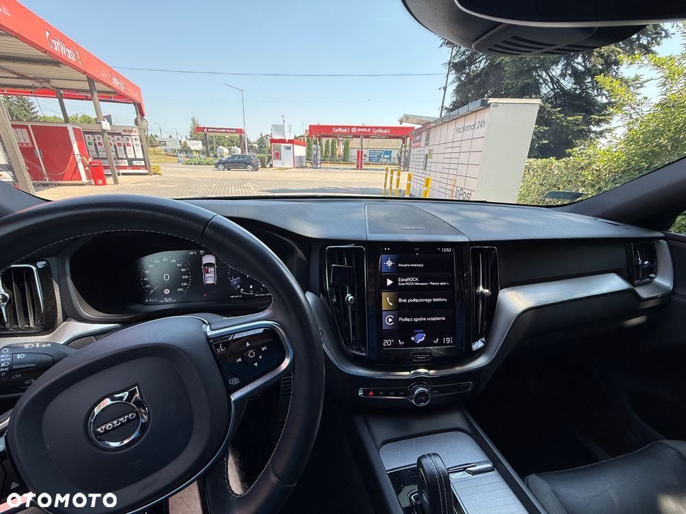 Volvo XC 60 B4 B R-Design - 14