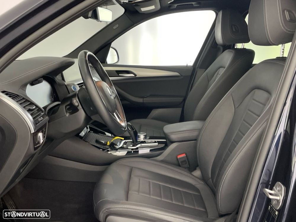 BMW iX3 Inspiring - 11