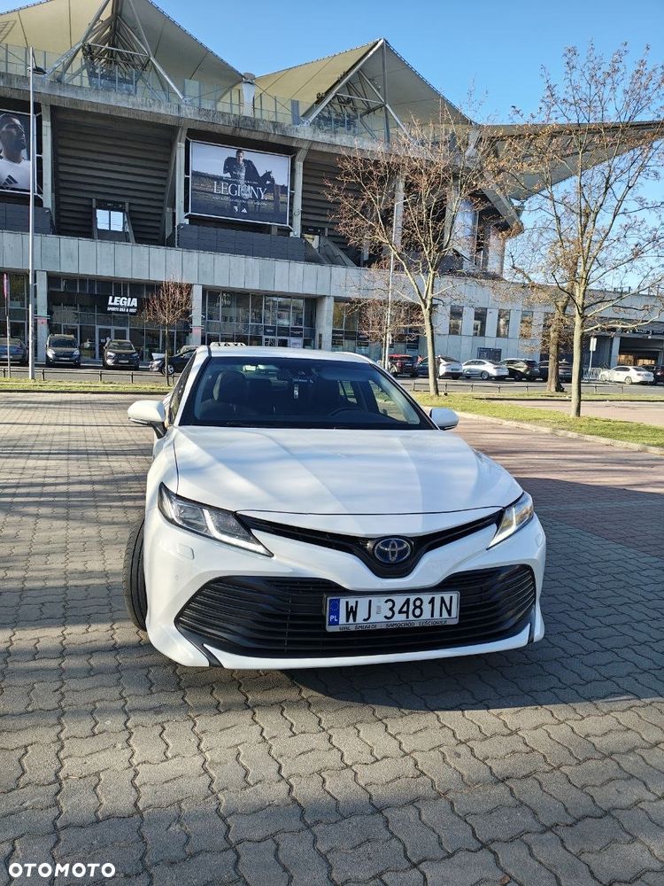 Toyota Camry 2.5 Hybrid Comfort CVT - 2