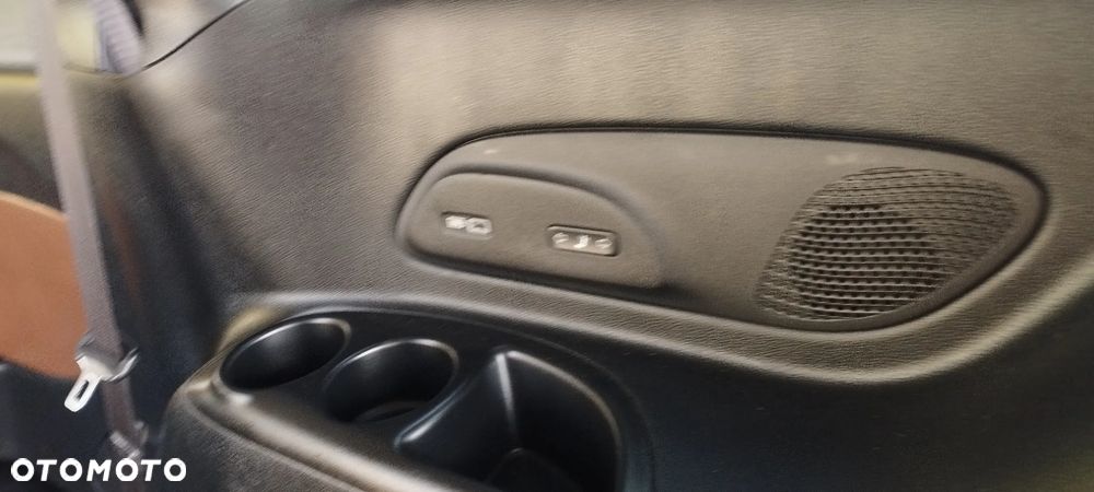 Chrysler Pacifica - 21