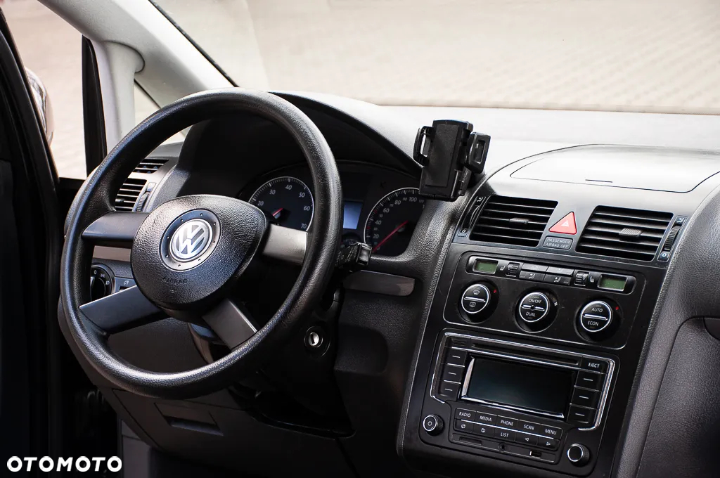 Volkswagen Touran - 21