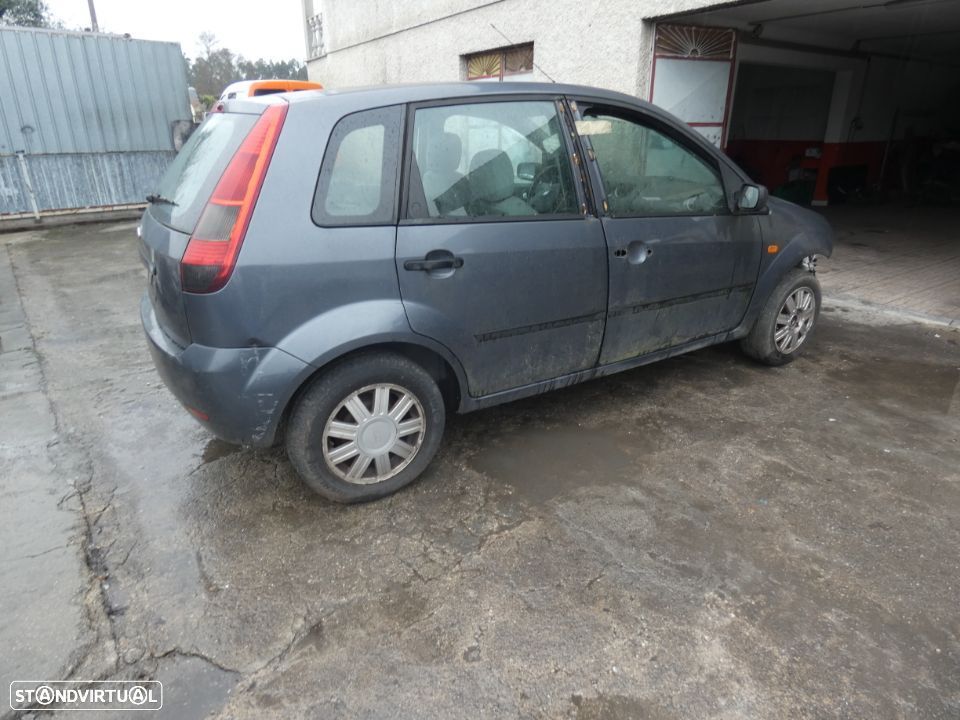 Ford Fiesta de 2004 para venda de peças - 1