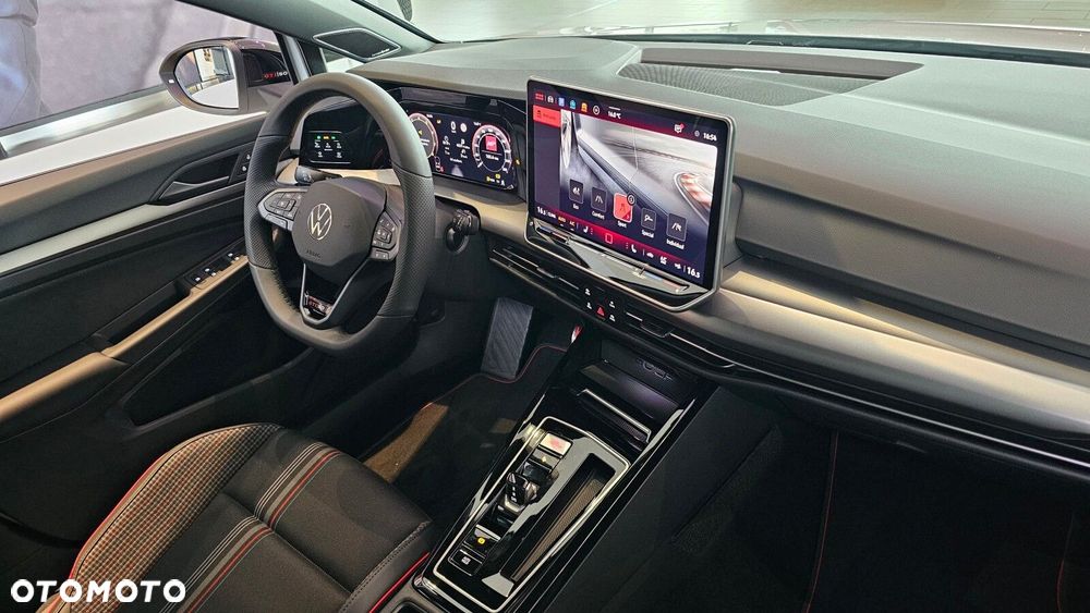 Volkswagen Golf - 33