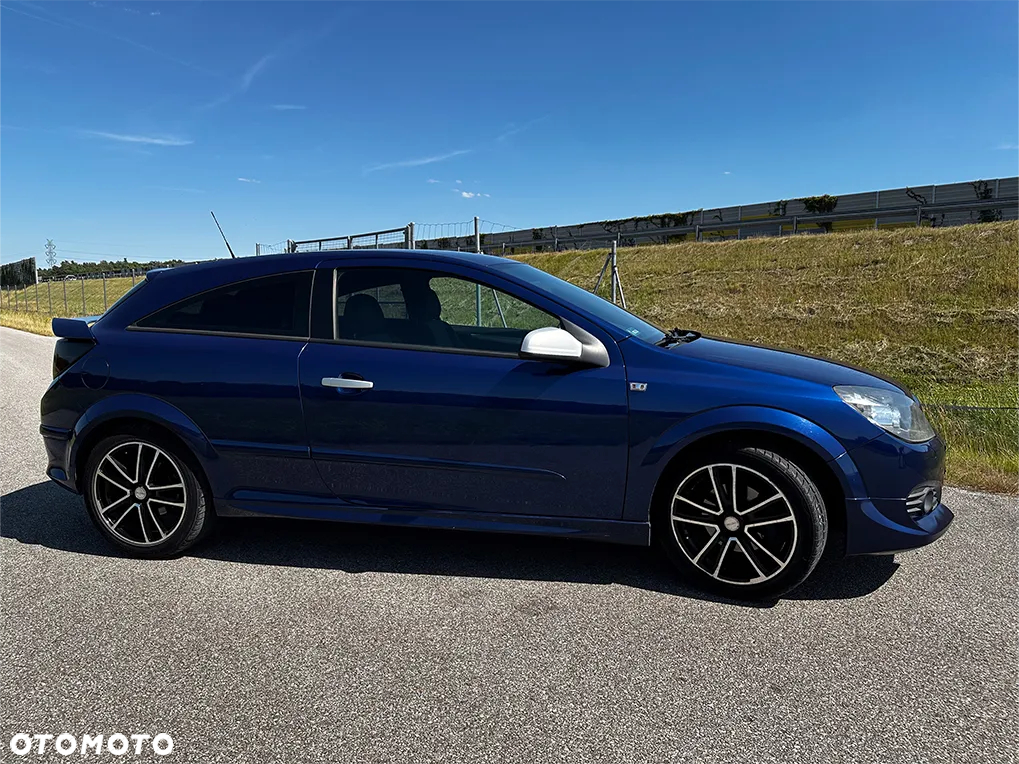 Opel Astra GTC 1.8 Sport - 2