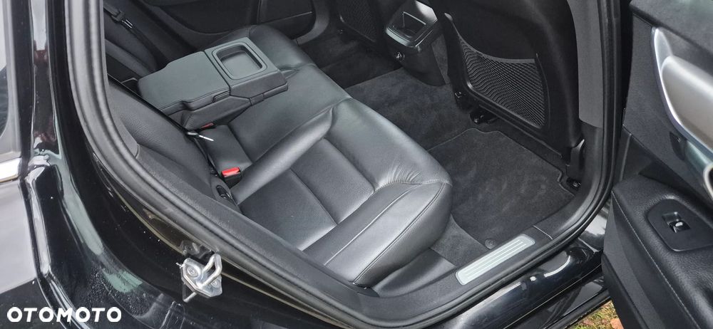 Volvo S90 D4 AWD Geartronic Momentum - 34