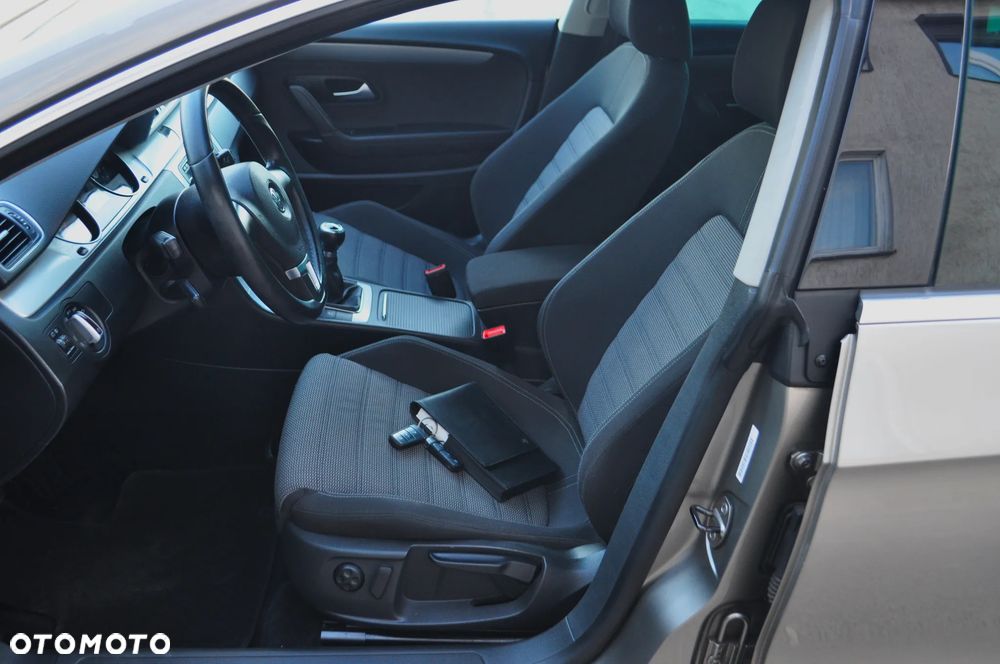 Volkswagen Passat CC - 22