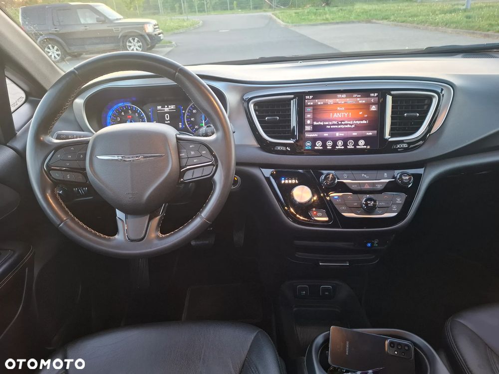 Chrysler Pacifica - 26