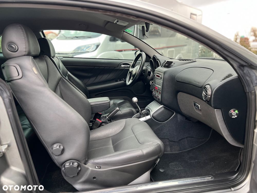 Alfa Romeo GT 2.0 JTS Distinctive Collezione - 9