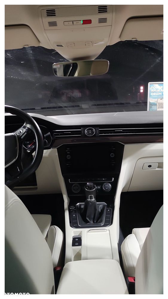 Volkswagen Passat 2.0 TDI SCR Highline - 8
